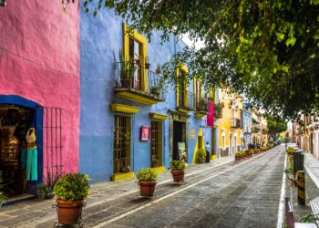 Ville de Puebla, ruelle colorée, alentours de Mexico, Mexique