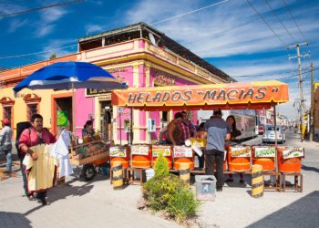 Cholulam ruelles colorées, marchands, commerces, glaces, Mexico et ses alentours, Mexique