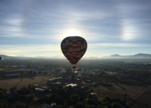 Teotihuacán montgolfière ciel