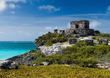 Tulum ruines, eau turquoise, riviera maya, Caraibes, Yucatan au Mexique