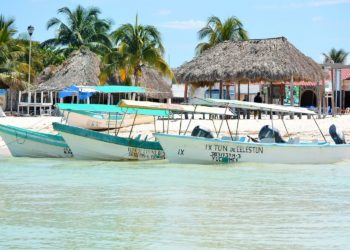 Celestun bateaux Yucatan Mexique